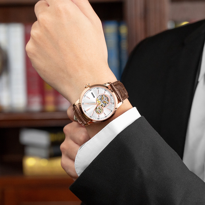 第一枚大牌腕表，怎么選？（第一塊腕表是什么牌子）