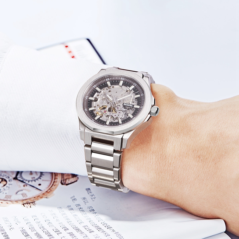 戴石英表就是沒檔次嗎