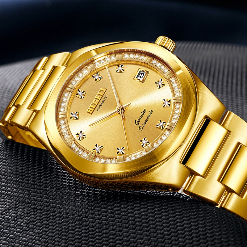 手表日期什么時候調最準確