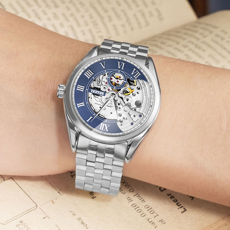 手表野外辨方向的原理？用手表辨別方向有什么條件?