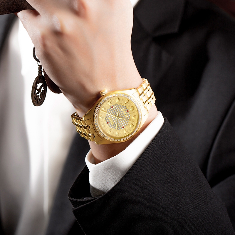 女人手表鋼表帶和皮表帶選哪個？